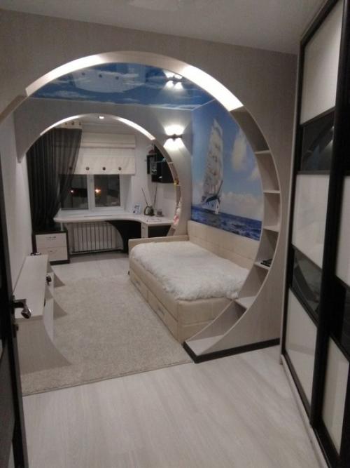 Применили такой вариант разделения детской комнаты на зоны. 02