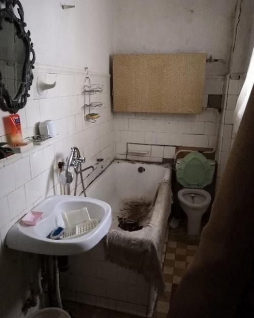 Взяли убитую в хлам лачугу, что отдавали за дарма. 04