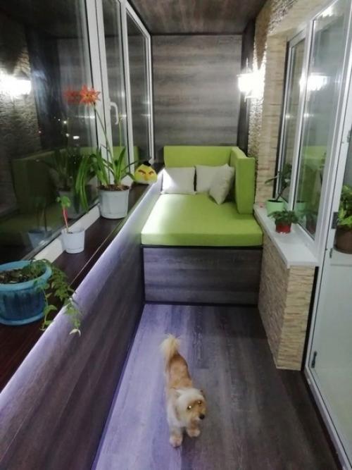 Жена попросила сделать для нее хороший ремонт на балконе. 07