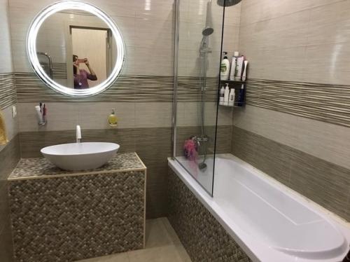 Наша двушка сказать оформленная по последней моде так. 09