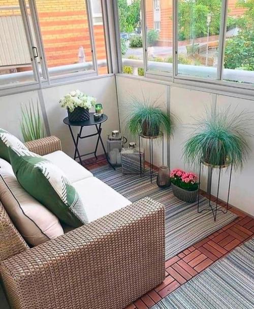 Удaчные зeленые aкценты в cветлом интерьере. 03