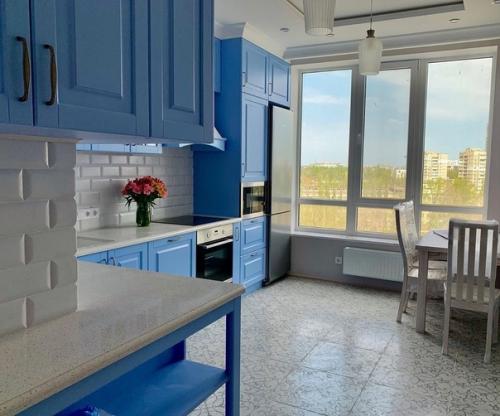 Моя кухня в небесно голубом цвете.