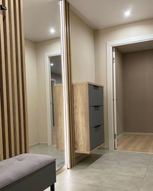 Решили с мужем обновить ремонт в прихожей комнате. 01