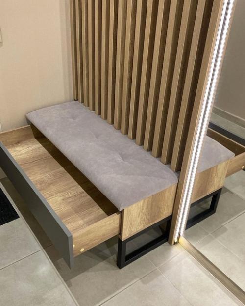 Решили с мужем обновить ремонт в прихожей комнате. 03