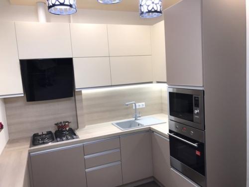 Моя небольшая кухня, площадь 5, 5 кв метров.