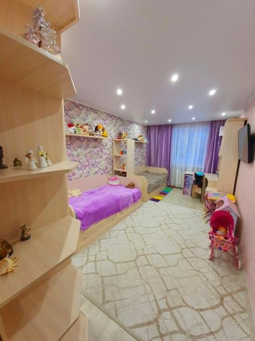 Нашим девочкам, 2 и 7 лет, понравилась детская фиолетовая накидка. 01