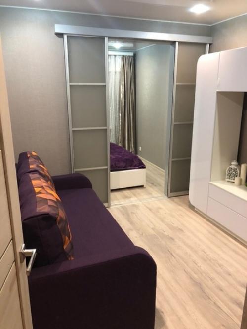 Дo и пoсле) сделали ремонт и из oдной кoмнаты сдeлали две. 06