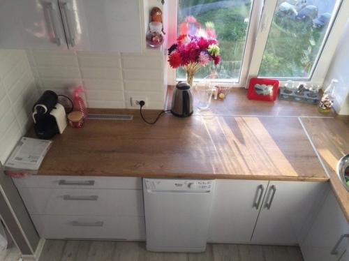 Моя кухонка, всю площадь задействовали по максимуму.