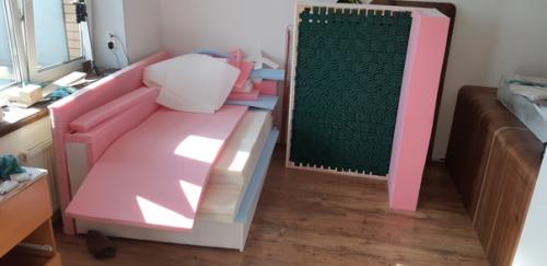 Во время своего отпуска решил сделать себе супер мягкий диван своими руками, так как покупать дорого. 03