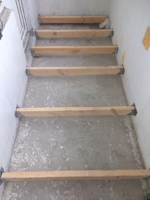 Сделали такой ремонт на своем балконе.