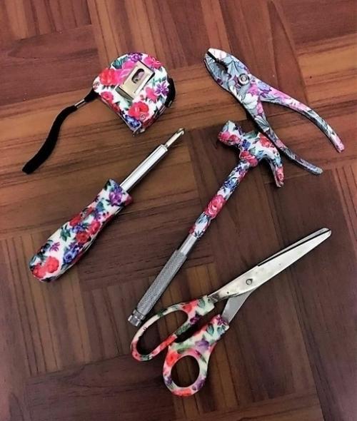 Ну наконец - то придумали женские инструменты.