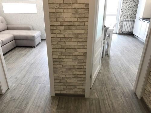 Вот такую однушку мне подарили родители, ремонт делала сама, всё выбирала под себя.