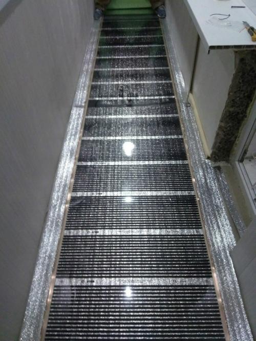 Лоджия готова!  Муж установил стеклопакет, утеплил и сделал теплый пол для комфорта. 03