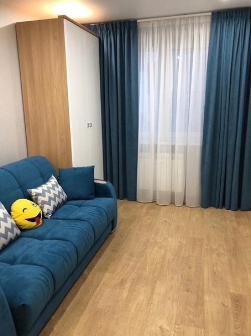 У сына подростка в комнате был очень старый ремонт, решили обновить. 01