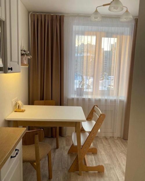 Ремонт кухни 6, 7 м 2 с необычной, но удивительно хорошо спроектированной планировкой - это просто прекрасный вид. 
