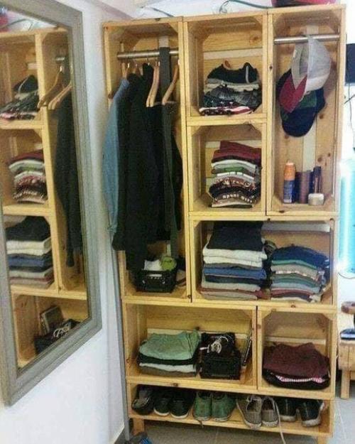 Вот вам еще несколько примеров мебели из поддонов и бакалейных ящиков. 01