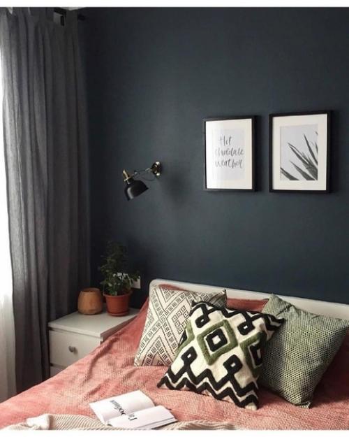 Очень приятно было бы видеть, как холодильник идеально вписывается в стиль кухни, но не хватило места. 05