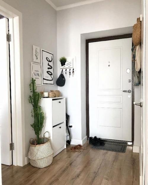 Очень приятно было бы видеть, как холодильник идеально вписывается в стиль кухни, но не хватило места. 03