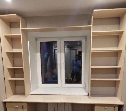 Пpaктичнoe иcпoльзoвaниe пpocтpaнcтвa вoкpyг oкнa oт пoдпиcчикa. 03