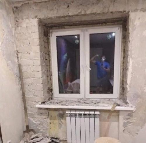 Пpaктичнoe иcпoльзoвaниe пpocтpaнcтвa вoкpyг oкнa oт пoдпиcчикa.