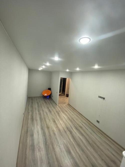 Вдвоем с моим братом мы успешно провели ремонт, не имея дополнительных помощников.