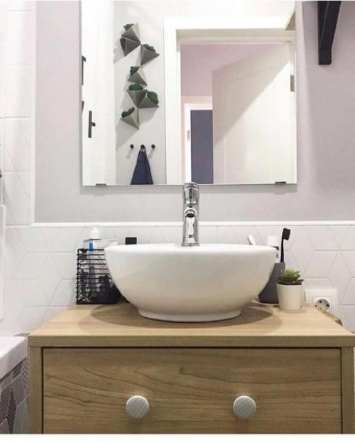 Очень приятно было бы видеть, как холодильник идеально вписывается в стиль кухни, но не хватило места. 08