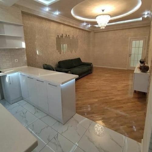 Приобретая квартиру с готовым ремонтом, мы решили не производить никаких дополнительных изменений. 01