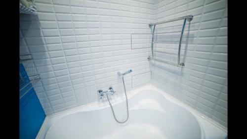 Наша студия.  Для мужа - выделенное место для работки прямо на балкончике. 08