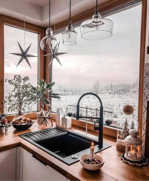 Как выглядит одна шикарная кухня в разное время года. 02