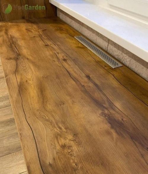 Сейчас стало популярным, делать рабочую зону для детей у окна. 06