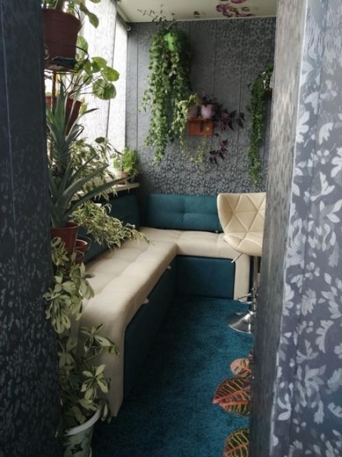 Долго не могли решиться, но все же взяли и объединили балкон с кухней. 04