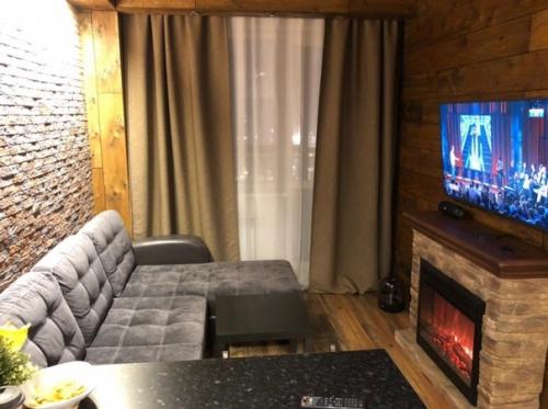 Привет всем!  Хочу поделиться своей невероятной историей о том, как мы перевернули свою квартиру с ног на голову. 02