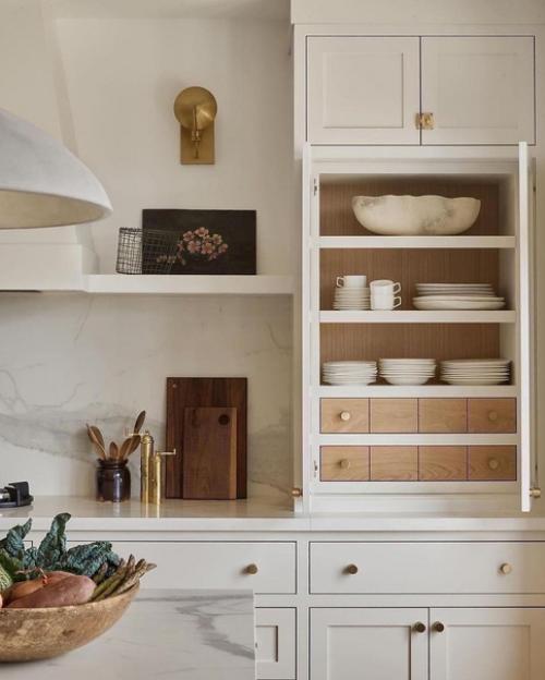 Кухня - гостиная в канадском стиле привлекает внимание своей функциональностью и воздушностью. 04