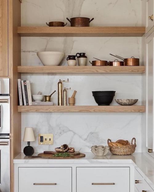 Кухня - гостиная в канадском стиле привлекает внимание своей функциональностью и воздушностью. 02