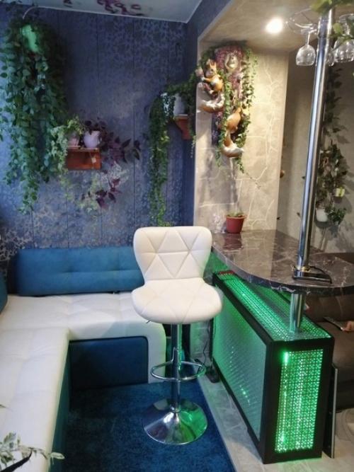 Долго не могли решиться, но все же взяли и объединили балкон с кухней. 05