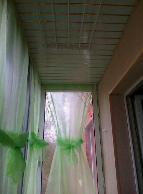 Теперь наш маленький балкон стал лучшим местом для отдыха и релакса в квартире. 01