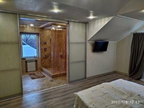 Появилась необходимость в расширении жил площади. 04