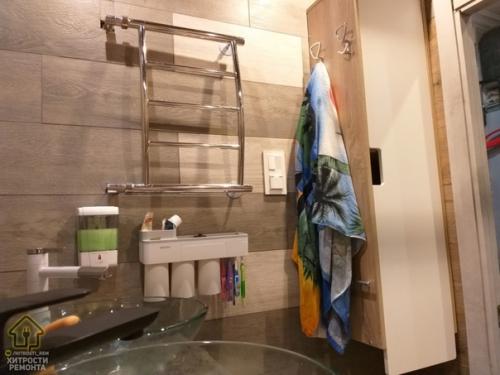 Девушка продемонстрировала, что и женщины прекрасно могут справиться с ремонтом. 09