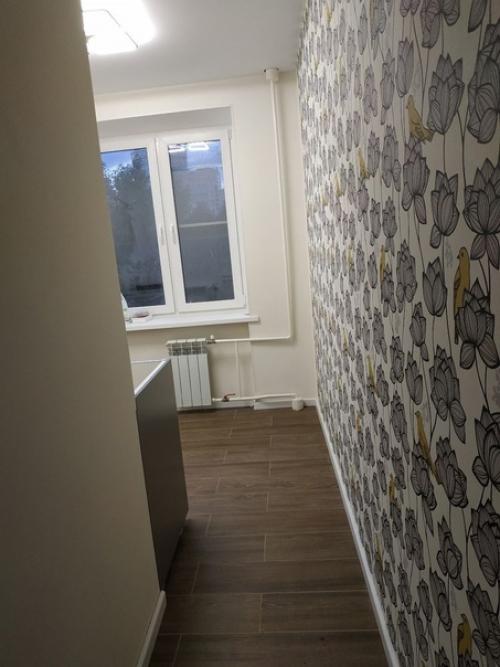 Вы прекрасно видите какой кухня была до ремонта. 03