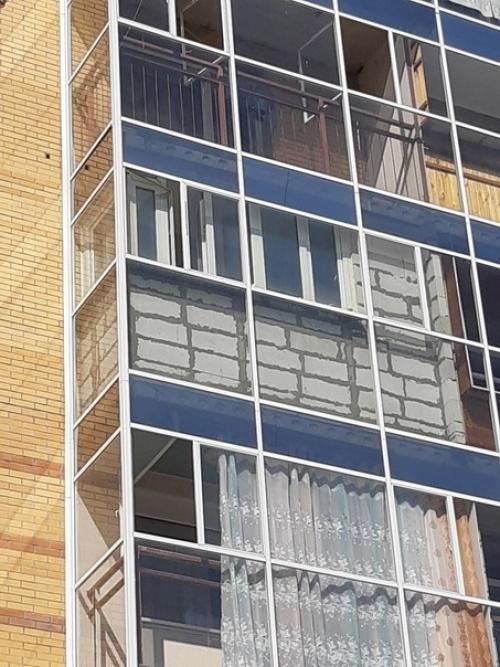 Современные панорамные окна в квартире стали неотъемлемой частью многих жилых помещений, но что делать, если захотелось классики? 02