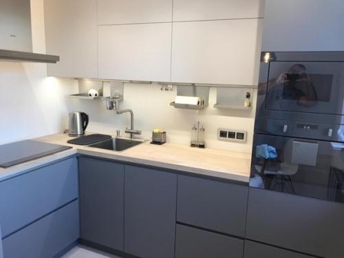 Закончили нашу кухню. 06