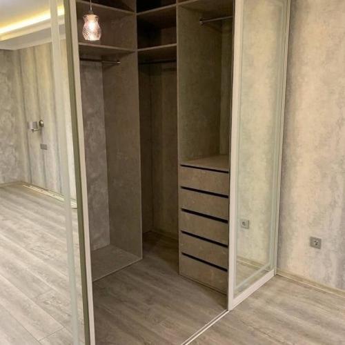 Конечно по площади мы потеряли много, тем более комната одна в квартире. 03