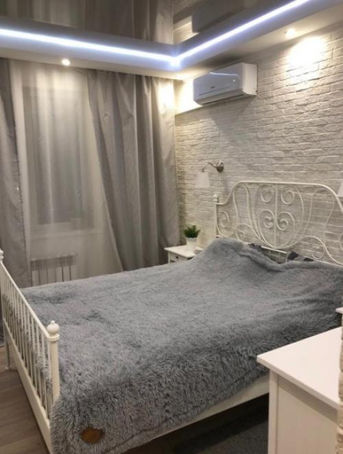 Привет всем!  Хочу поделиться своей невероятной историей о том, как мы перевернули свою квартиру с ног на голову. 01