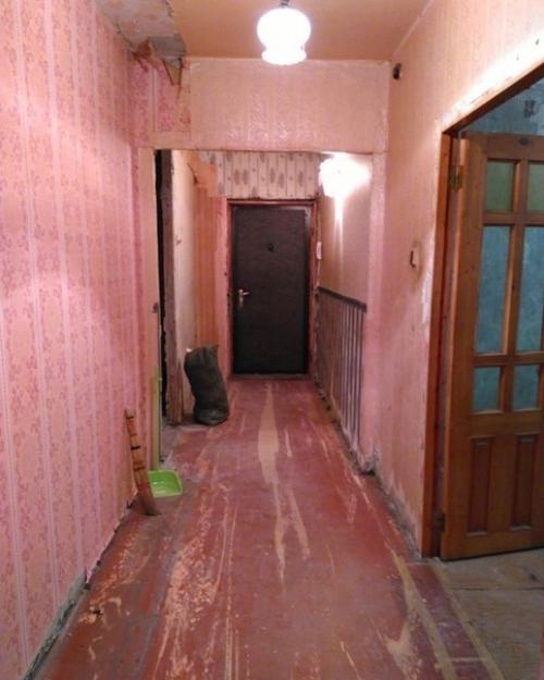 Преображение просторной приихожей в светлых тонах.