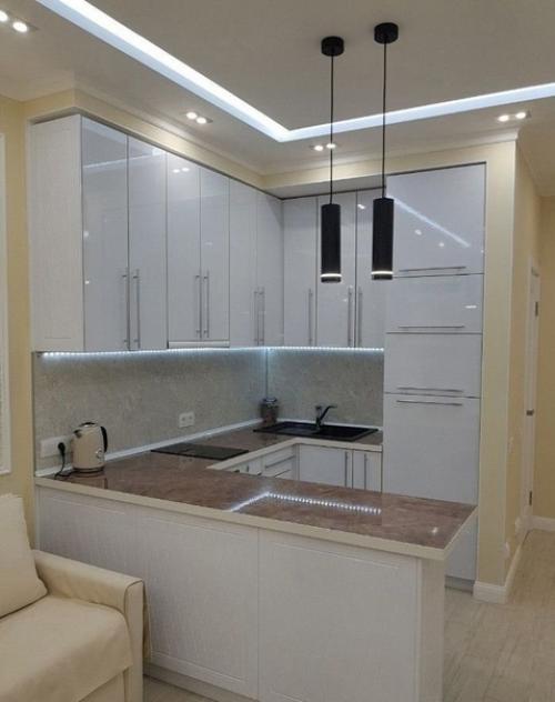 Это наша с мужем 26 квадратная студия. 08