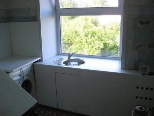 Мойка у окна - реально даже в хpyщeвкe. 02