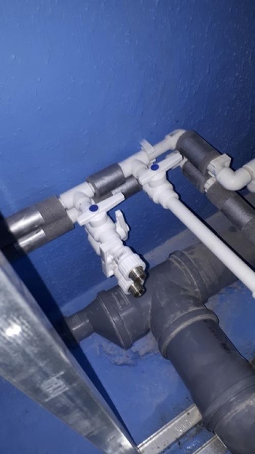 Я хочу продемонстрировать полный процесс ремонта моего туалета - от начала до конца. 02