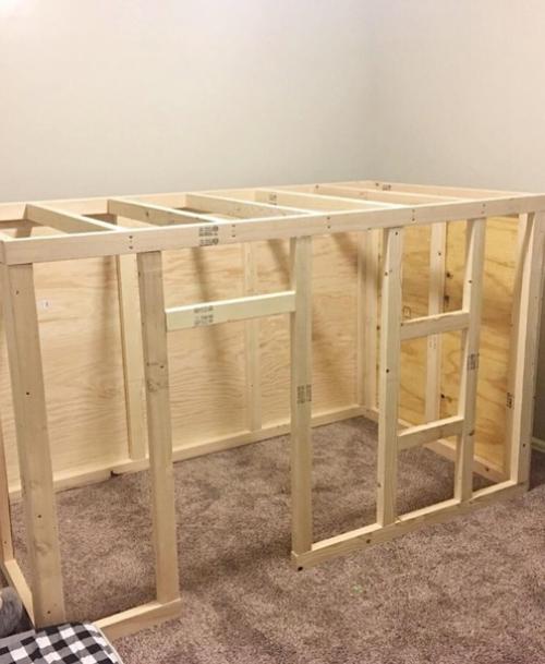 Каждый ребенок о своем шалаше мечтает.