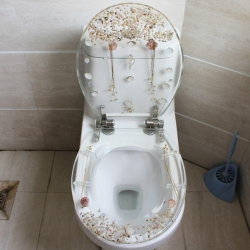 Кто то решил сделать стульчаки для унитаза собственноручно. 01