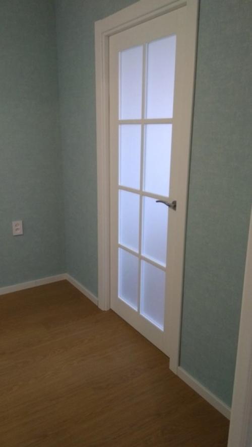 Мы долго все ломали, затем столько же выносили весь мусор, чтобы получить по итогу цивильную квартиру. 06